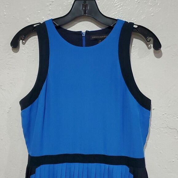 Banana Republic Pleated Chevron Midi Dress Size 6 - Picture 4 of 16